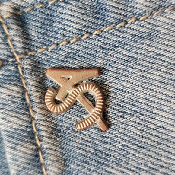 Pinkblush Distressed Denim Full Belly Maternity Shorts Size S - Picture 5 of 9